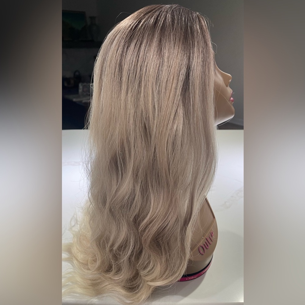 HAIR, 26” Wavy, Center Part, Ombre Brown to Blonde - Picture 9 of 13